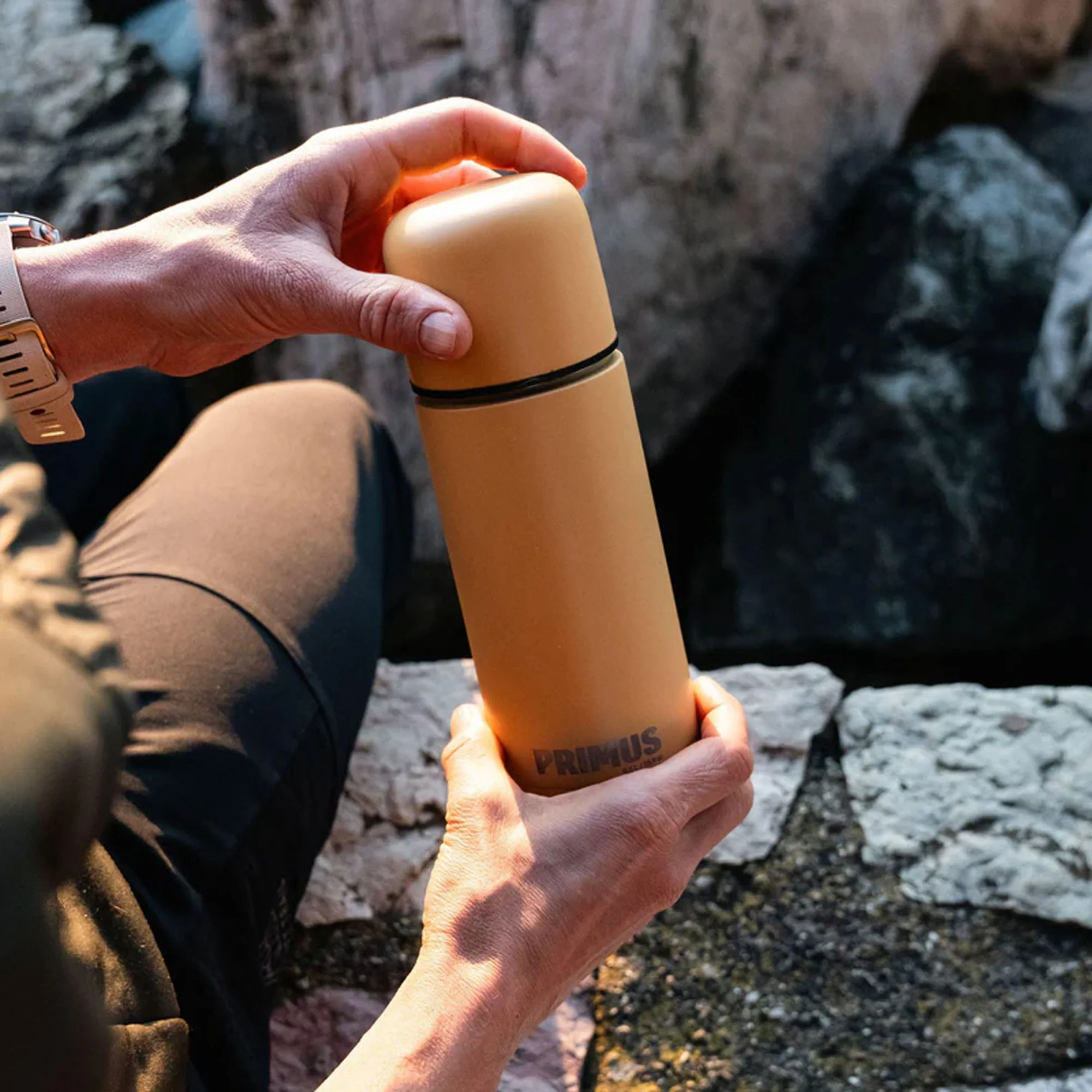 Classic Light Vacuum Bottle 0.5L - Stone Gold - Image 3